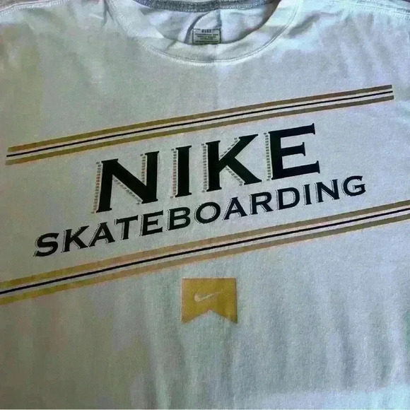 Young men size t-shirt - Picture 2 of 4